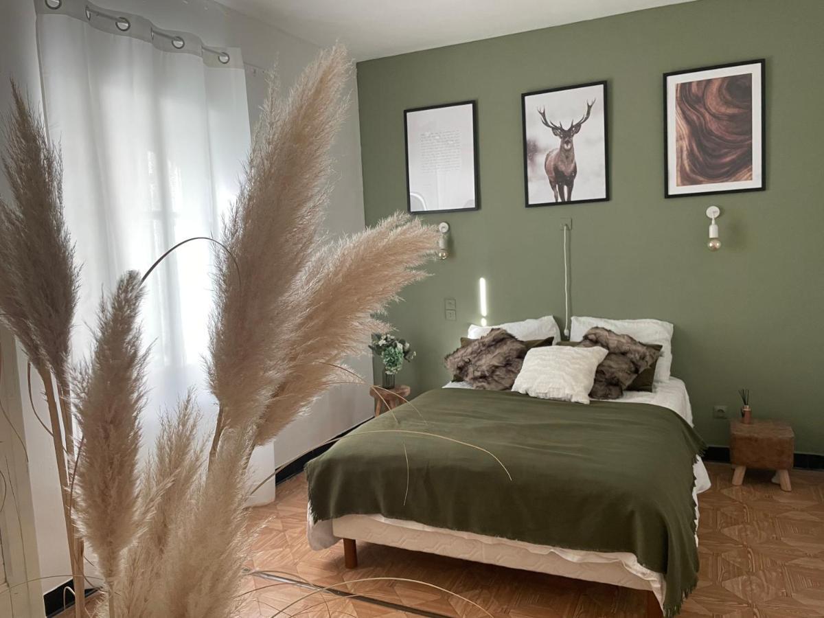 Chez Tatie Menie Bed & Breakfast Fraissé-des-Corbières Bagian luar foto