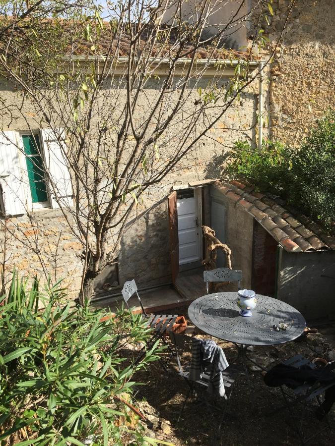 Chez Tatie Menie Bed & Breakfast Fraissé-des-Corbières Bagian luar foto